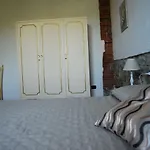 Sara *